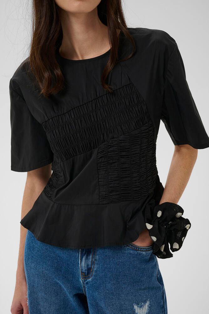 blouse noire