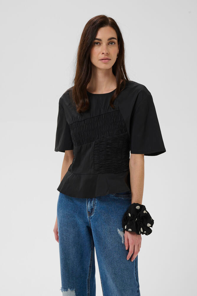 blouse noire