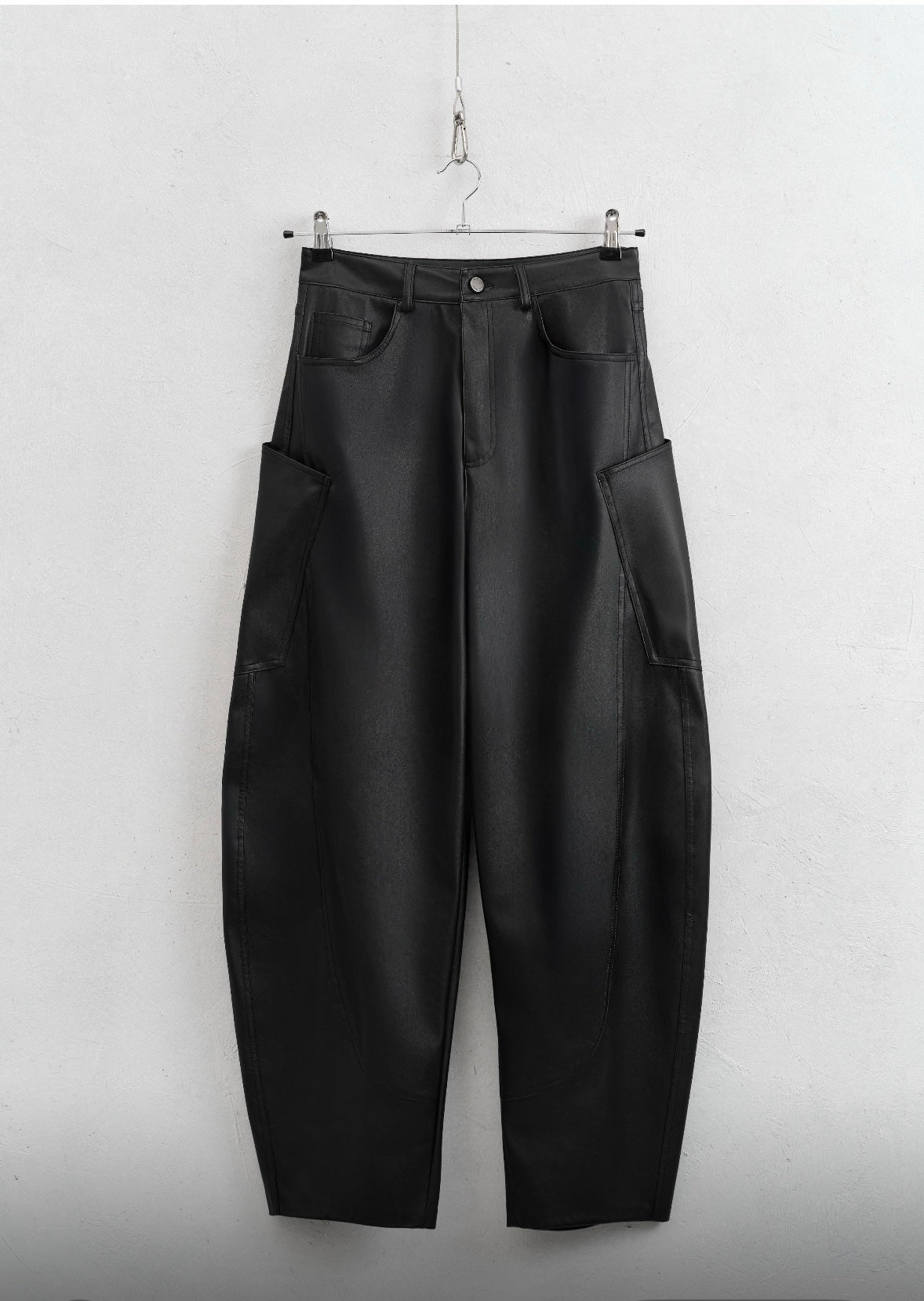 pantalon en cuir vegan