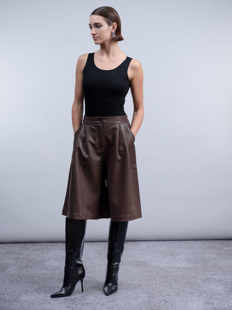 bermudas en simili cuir brun chocolat