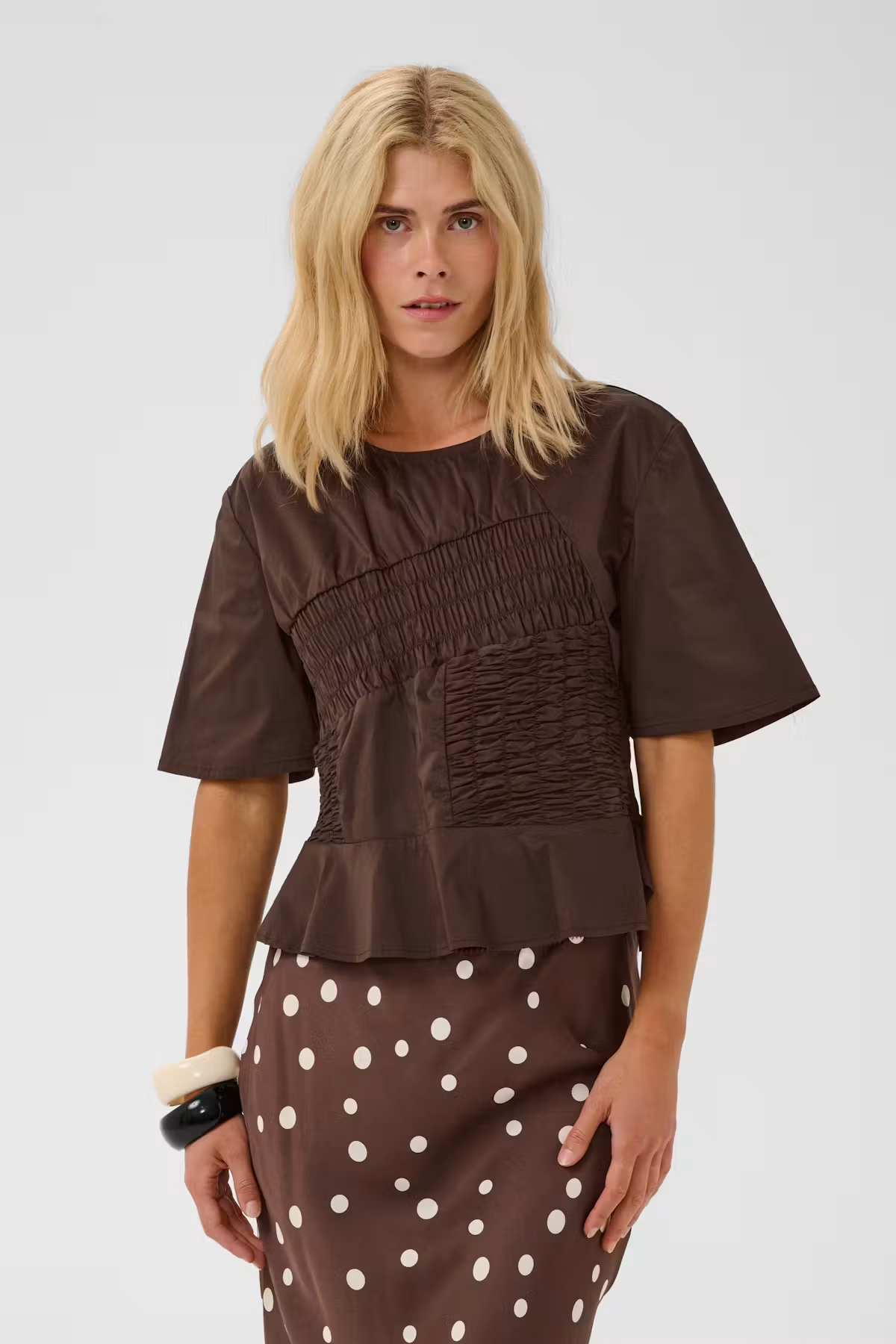 blouse brune
