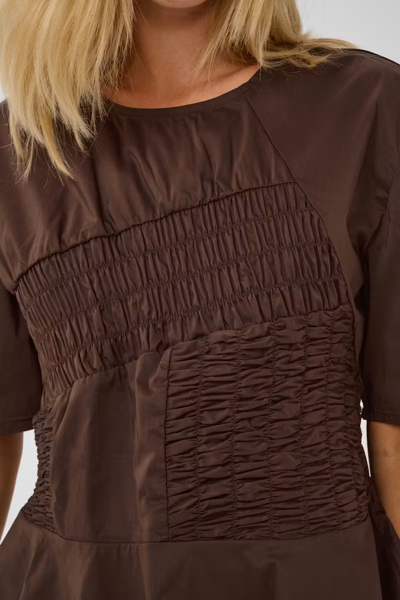 blouse brune